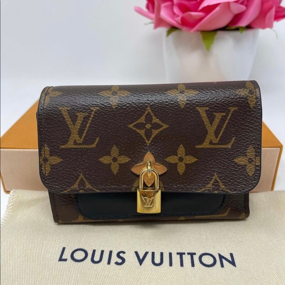 Louis Vuitton Handbags - Louis Vuitton wallet